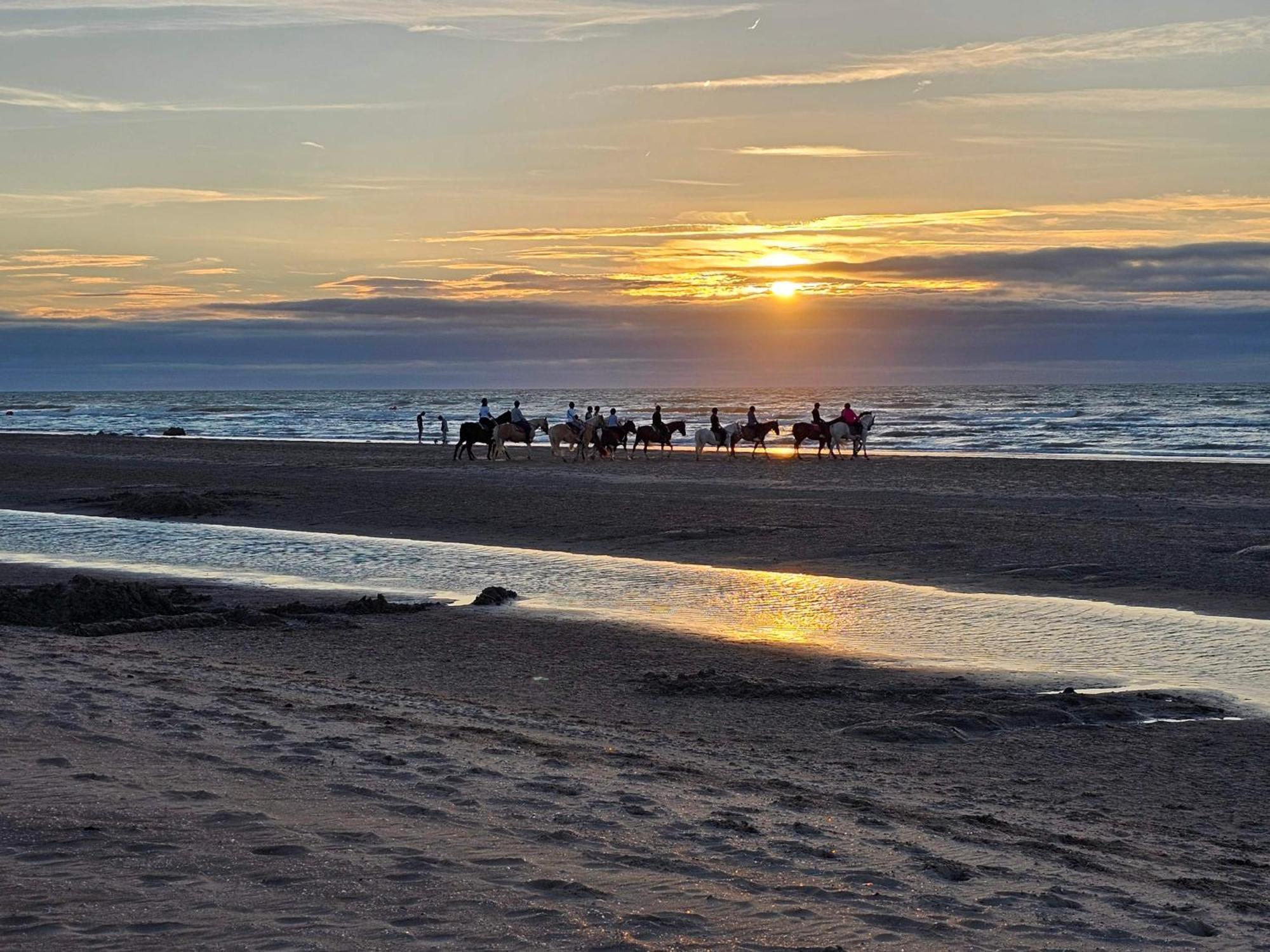 Cote A L'Oostduinkerke Met Gratis Garage Apartment Bagian luar foto